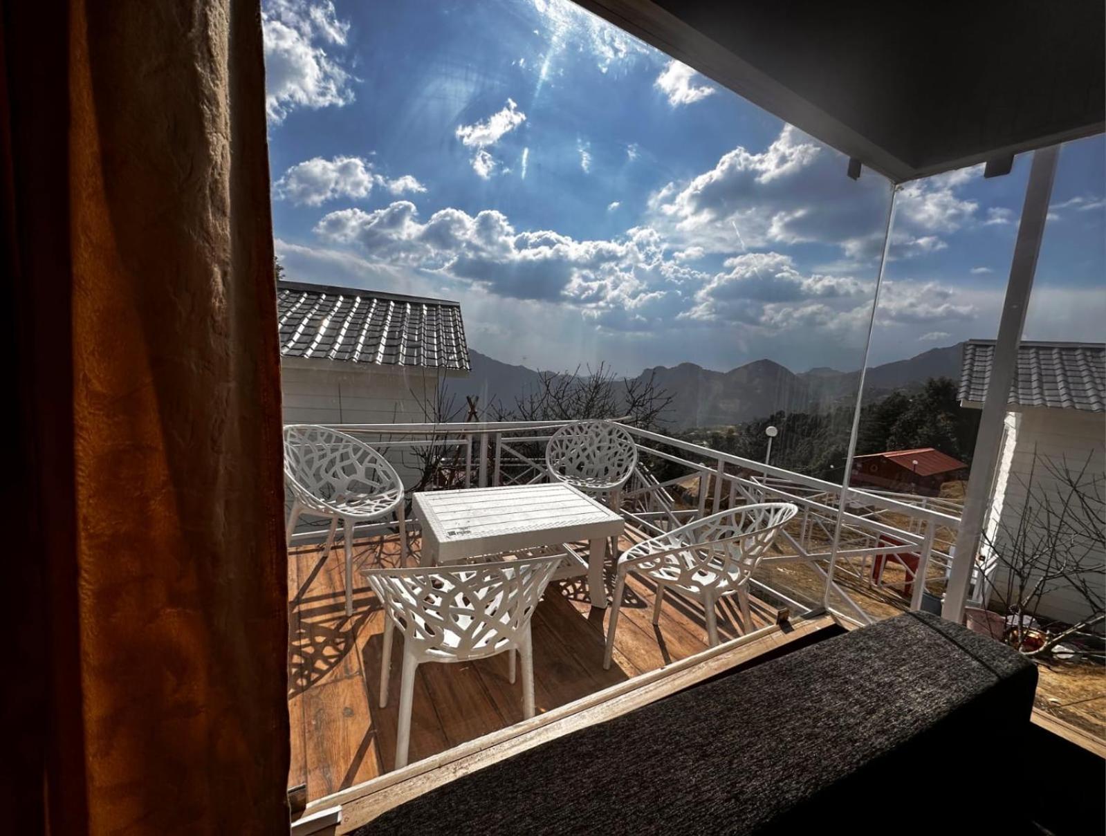 Instaview Kanatal New Tehri Exteriér fotografie